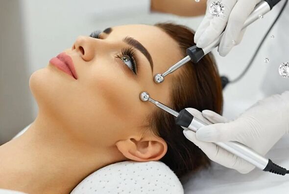 Микрострујна терапија - хардверска метода подмлађивања коже лица